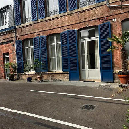 Le Jules Apartment