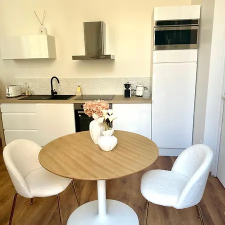 Le Jules Apartment